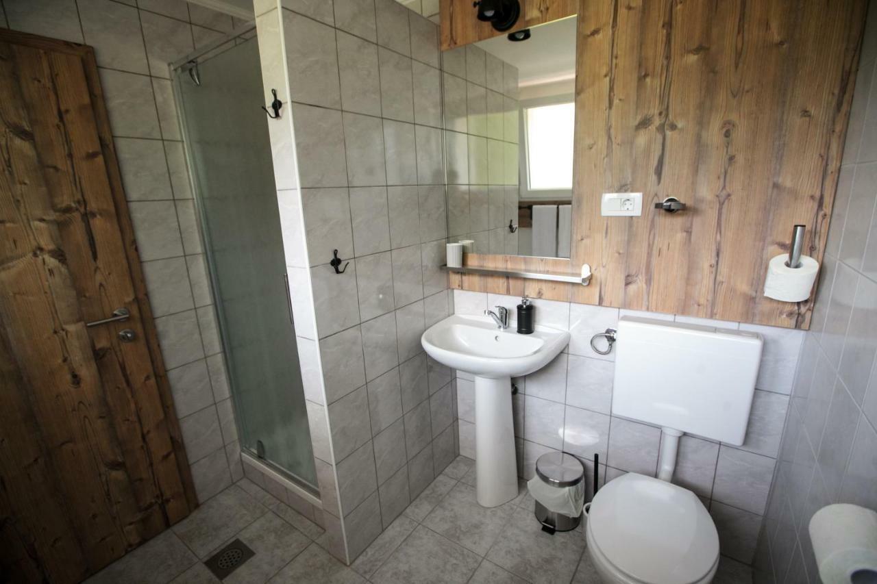 Hisa Poljana Rooms Prevalje Eksteriør billede