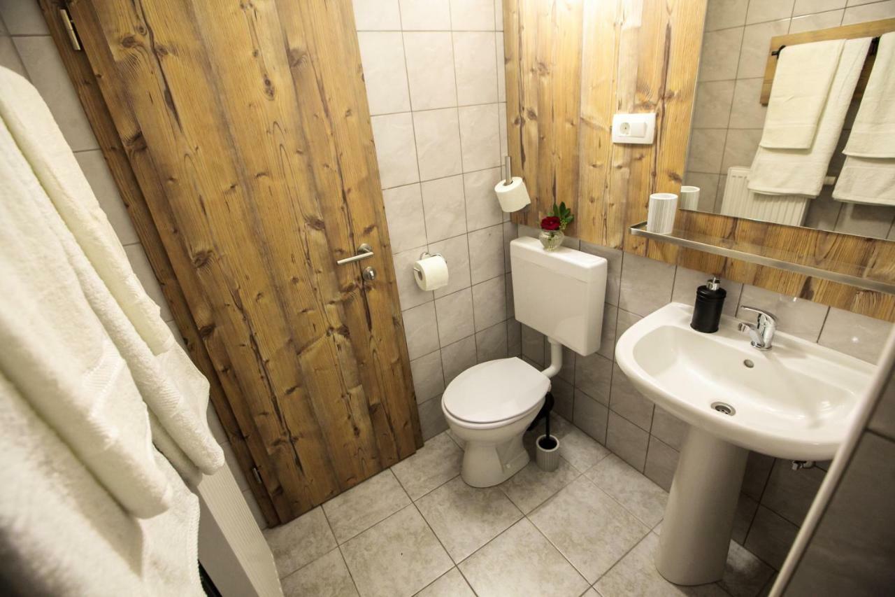 Hisa Poljana Rooms Prevalje Eksteriør billede